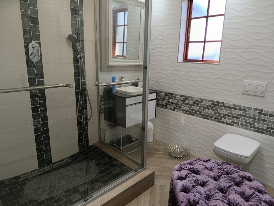 5 Bedroom Property for Sale in Heuwelsig Free State